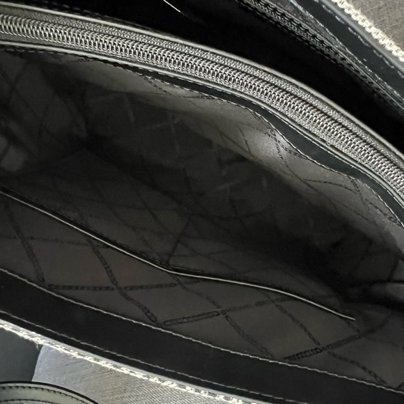 NWT MICHAEL KORS VOYAGER EW TOTE HANDBAG - Picture 3 of 10